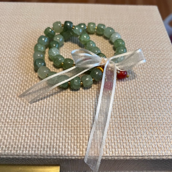 Set of 2 jade color glass beads, handmade stretch bracelets, with heart bag!💜💗💕 - Picture 4 of 7
